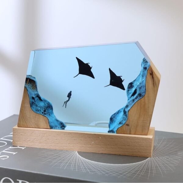 Manta Ray And Diver Resin Lamp 2 Manta ray and diver resin lamp 1