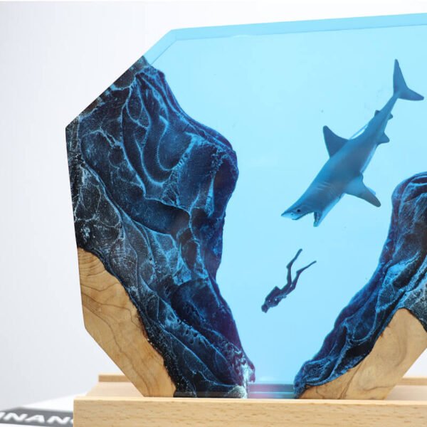Shark And Diver Marine Resin Light 4 Shark And Diver Marine Resin Light 4