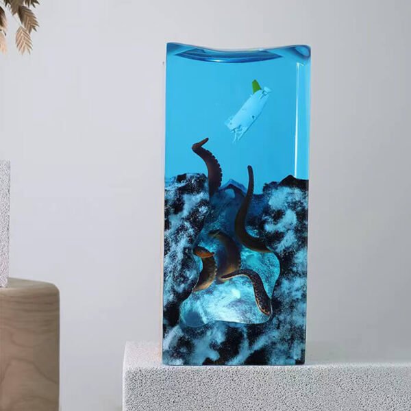 Cave Explorer Diver Resin Light 2