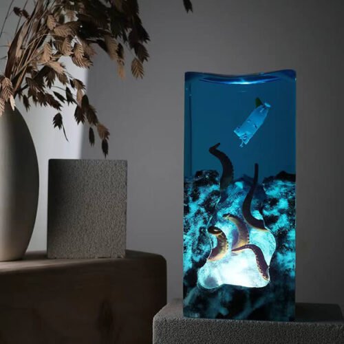 Cave Explorer Diver Resin Lamp