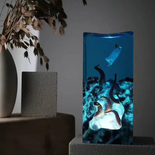 Cave Explorer Diver Resin Lamp
