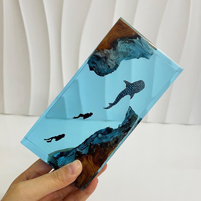 Whale Shark and Diver Adventure Resin Lamp 13 Whale Shark and Diver Adventure Resin Light 4