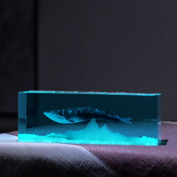 Square Ocean Whale Resin Lamp 4